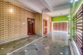 Hotel O M Palace